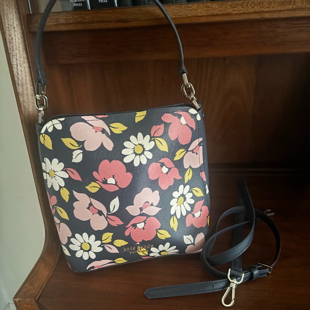 Kate Spade Darcy Small Bucket Bag in Road Trip Floral Blue